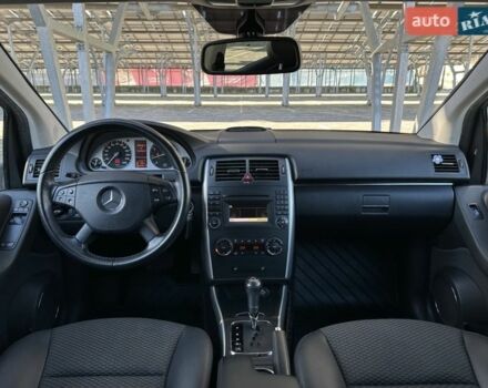 Белый Мерседес Б-класс, объемом двигателя 2 л и пробегом 168 тыс. км за 9100 $, фото 17 на Automoto.ua