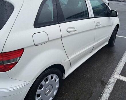 Белый Мерседес Б-класс, объемом двигателя 1.7 л и пробегом 75 тыс. км за 8500 $, фото 7 на Automoto.ua