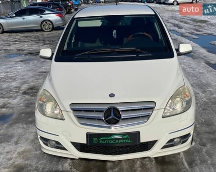 Білий Мерседес Б-клас, об'ємом двигуна 1.7 л та пробігом 107 тис. км за 8990 $, фото 5 на Automoto.ua