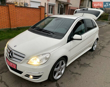 Білий Мерседес Б-клас, об'ємом двигуна 2 л та пробігом 58 тис. км за 9100 $, фото 20 на Automoto.ua