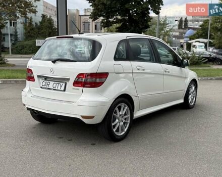 Белый Мерседес Б-класс, объемом двигателя 1.7 л и пробегом 70 тыс. км за 8400 $, фото 7 на Automoto.ua