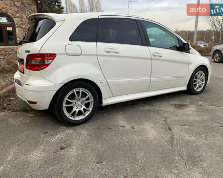 Белый Мерседес Б-класс, объемом двигателя 2 л и пробегом 85 тыс. км за 9100 $, фото 12 на Automoto.ua