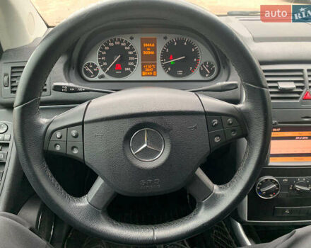 Белый Мерседес Б-класс, объемом двигателя 1.7 л и пробегом 50 тыс. км за 8600 $, фото 27 на Automoto.ua