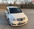 Белый Мерседес Б-класс, объемом двигателя 1.7 л и пробегом 124 тыс. км за 9000 $, фото 1 на Automoto.ua
