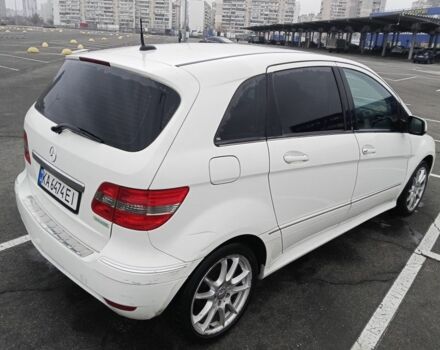 Белый Мерседес Б-класс, объемом двигателя 1.7 л и пробегом 117 тыс. км за 8000 $, фото 2 на Automoto.ua