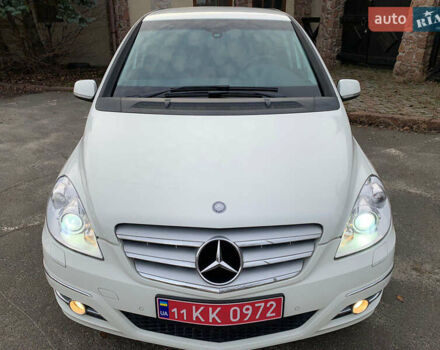 Белый Мерседес Б-класс, объемом двигателя 2 л и пробегом 85 тыс. км за 9100 $, фото 1 на Automoto.ua
