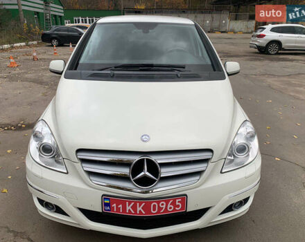 Белый Мерседес Б-класс, объемом двигателя 1.7 л и пробегом 50 тыс. км за 8600 $, фото 6 на Automoto.ua