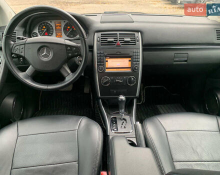 Белый Мерседес Б-класс, объемом двигателя 1.7 л и пробегом 50 тыс. км за 8600 $, фото 10 на Automoto.ua