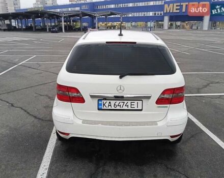 Белый Мерседес Б-класс, объемом двигателя 1.8 л и пробегом 117 тыс. км за 8000 $, фото 3 на Automoto.ua
