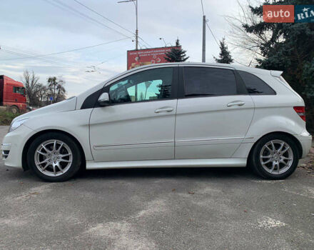 Белый Мерседес Б-класс, объемом двигателя 2 л и пробегом 85 тыс. км за 9100 $, фото 31 на Automoto.ua