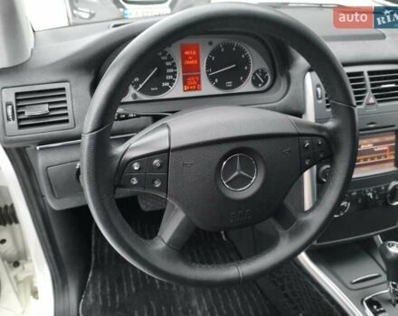 Білий Мерседес Б-клас, об'ємом двигуна 1.7 л та пробігом 28 тис. км за 10400 $, фото 25 на Automoto.ua