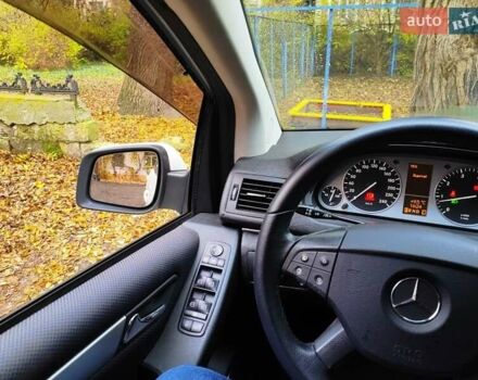 Белый Мерседес Б-класс, объемом двигателя 1.7 л и пробегом 78 тыс. км за 9000 $, фото 5 на Automoto.ua