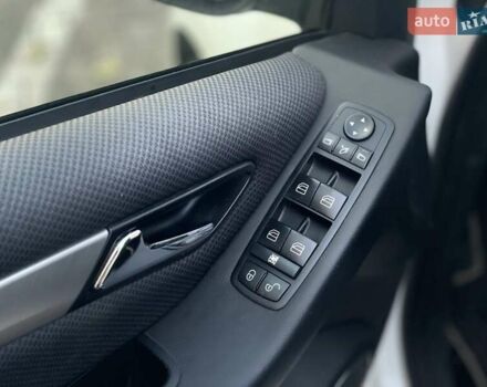 Білий Мерседес Б-клас, об'ємом двигуна 1.7 л та пробігом 124 тис. км за 8600 $, фото 11 на Automoto.ua