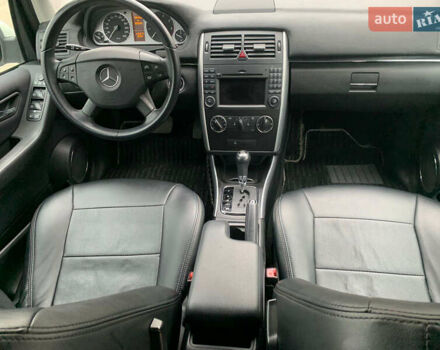Белый Мерседес Б-класс, объемом двигателя 1.7 л и пробегом 50 тыс. км за 8600 $, фото 11 на Automoto.ua