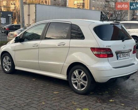 Білий Мерседес Б-клас, об'ємом двигуна 1.7 л та пробігом 124 тис. км за 8600 $, фото 9 на Automoto.ua