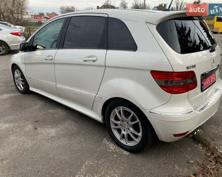 Белый Мерседес Б-класс, объемом двигателя 2 л и пробегом 85 тыс. км за 9100 $, фото 5 на Automoto.ua