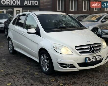 Білий Мерседес Б-клас, об'ємом двигуна 1.7 л та пробігом 124 тис. км за 8600 $, фото 7 на Automoto.ua