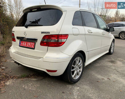 Белый Мерседес Б-класс, объемом двигателя 2 л и пробегом 85 тыс. км за 9100 $, фото 8 на Automoto.ua