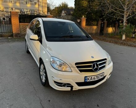 Білий Мерседес Б-клас, об'ємом двигуна 1.7 л та пробігом 124 тис. км за 8200 $, фото 2 на Automoto.ua