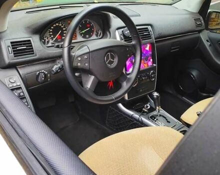 Белый Мерседес Б-класс, объемом двигателя 1.7 л и пробегом 78 тыс. км за 9000 $, фото 2 на Automoto.ua