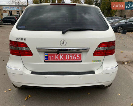 Белый Мерседес Б-класс, объемом двигателя 1.7 л и пробегом 50 тыс. км за 8600 $, фото 7 на Automoto.ua