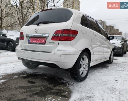 Білий Мерседес Б-клас, об'ємом двигуна 1.7 л та пробігом 28 тис. км за 10400 $, фото 8 на Automoto.ua