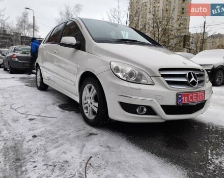 Білий Мерседес Б-клас, об'ємом двигуна 1.7 л та пробігом 28 тис. км за 10400 $, фото 5 на Automoto.ua