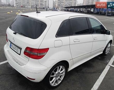 Белый Мерседес Б-класс, объемом двигателя 1.8 л и пробегом 117 тыс. км за 8000 $, фото 2 на Automoto.ua