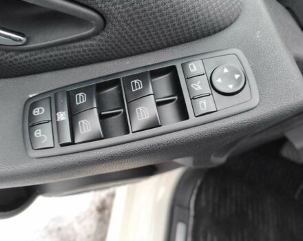 Белый Мерседес Б-класс, объемом двигателя 1.7 л и пробегом 28 тыс. км за 10400 $, фото 13 на Automoto.ua