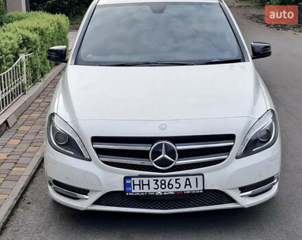 Білий Мерседес Б-клас, об'ємом двигуна 1.6 л та пробігом 144 тис. км за 15000 $, фото 2 на Automoto.ua