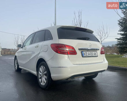 Белый Мерседес Б-класс, объемом двигателя 1.7 л и пробегом 184 тыс. км за 10700 $, фото 4 на Automoto.ua