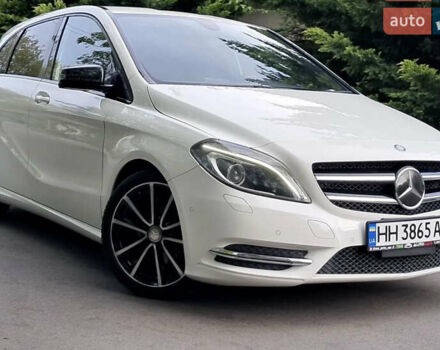 Білий Мерседес Б-клас, об'ємом двигуна 1.6 л та пробігом 144 тис. км за 15000 $, фото 4 на Automoto.ua