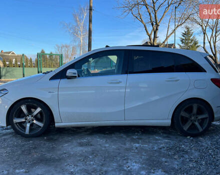 Белый Мерседес Б-класс, объемом двигателя 1.8 л и пробегом 250 тыс. км за 11000 $, фото 3 на Automoto.ua