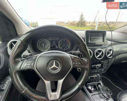 Белый Мерседес Б-класс, объемом двигателя 1.7 л и пробегом 184 тыс. км за 10700 $, фото 14 на Automoto.ua