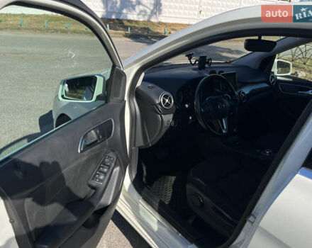 Белый Мерседес Б-класс, объемом двигателя 1.8 л и пробегом 167 тыс. км за 11600 $, фото 9 на Automoto.ua