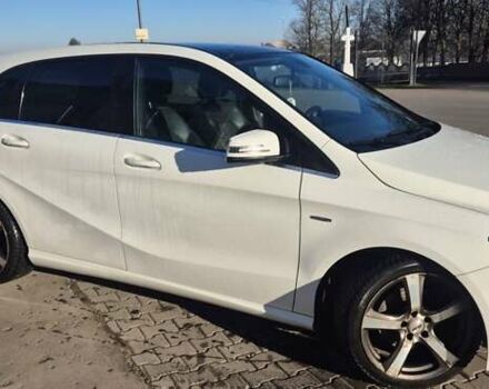 Белый Мерседес Б-класс, объемом двигателя 1.8 л и пробегом 249 тыс. км за 10500 $, фото 1 на Automoto.ua