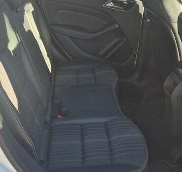 Белый Мерседес Б-класс, объемом двигателя 1.8 л и пробегом 249 тыс. км за 10500 $, фото 4 на Automoto.ua