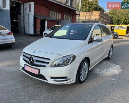 Белый Мерседес Б-класс, объемом двигателя 1.8 л и пробегом 400 тыс. км за 11700 $, фото 3 на Automoto.ua