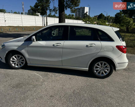 Белый Мерседес Б-класс, объемом двигателя 1.8 л и пробегом 167 тыс. км за 11600 $, фото 2 на Automoto.ua