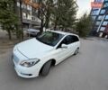 Білий Мерседес Б-клас, об'ємом двигуна 2 л та пробігом 258 тис. км за 10850 $, фото 3 на Automoto.ua