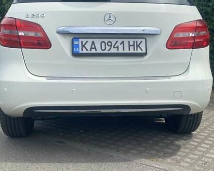 Білий Мерседес Б-клас, об'ємом двигуна 2 л та пробігом 156 тис. км за 12600 $, фото 5 на Automoto.ua