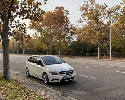 Белый Мерседес Б-класс, объемом двигателя 1.8 л и пробегом 200 тыс. км за 11800 $, фото 2 на Automoto.ua