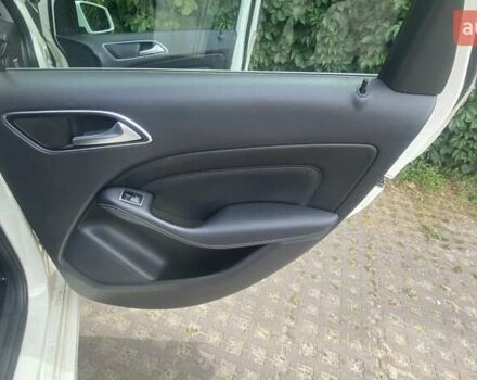 Білий Мерседес Б-клас, об'ємом двигуна 2 л та пробігом 156 тис. км за 12600 $, фото 7 на Automoto.ua