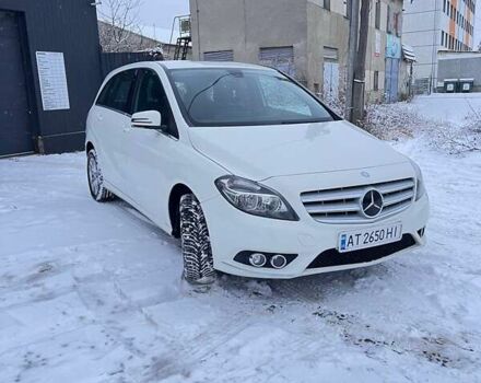 Белый Мерседес Б-класс, объемом двигателя 1.46 л и пробегом 253 тыс. км за 9800 $, фото 6 на Automoto.ua