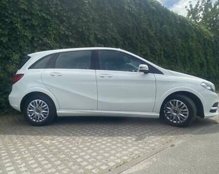 Білий Мерседес Б-клас, об'ємом двигуна 2 л та пробігом 156 тис. км за 12600 $, фото 2 на Automoto.ua