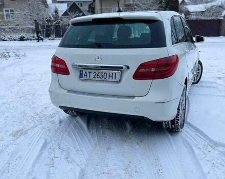 Белый Мерседес Б-класс, объемом двигателя 1.46 л и пробегом 253 тыс. км за 9800 $, фото 3 на Automoto.ua