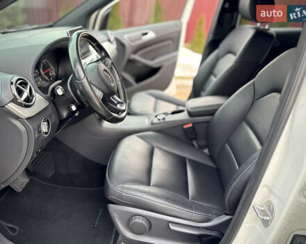 Білий Мерседес Б-клас, об'ємом двигуна 0 л та пробігом 160 тис. км за 9500 $, фото 38 на Automoto.ua