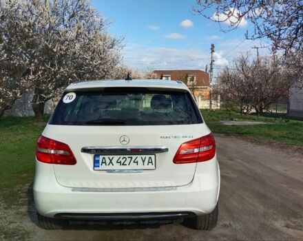 Білий Мерседес Б-клас, об'ємом двигуна 0 л та пробігом 143 тис. км за 9900 $, фото 6 на Automoto.ua