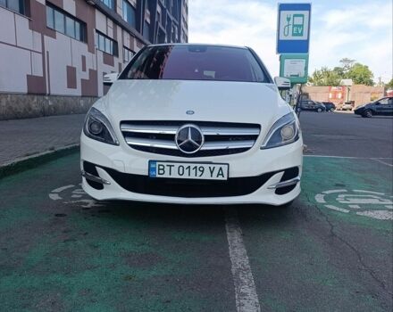 Білий Мерседес Б-клас, об'ємом двигуна 0 л та пробігом 89 тис. км за 8000 $, фото 1 на Automoto.ua