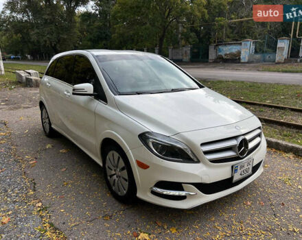 Белый Мерседес Б-класс, объемом двигателя 0 л и пробегом 132 тыс. км за 8999 $, фото 9 на Automoto.ua